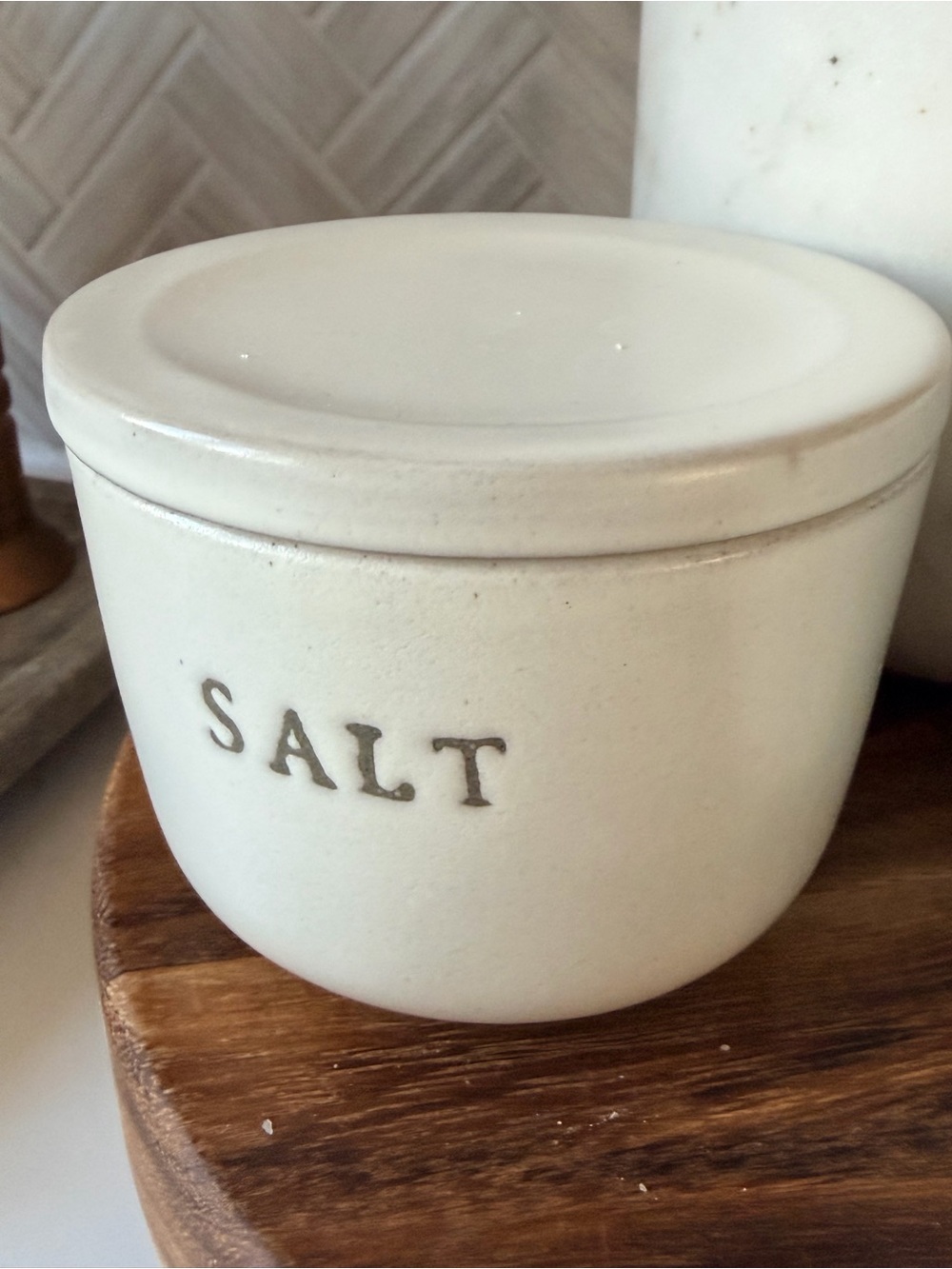 Cream Salt & Pepper Ceramic Jars with Lids - Picture 5 of 6